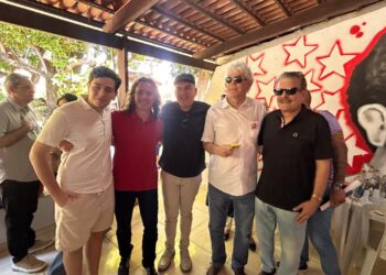 Aniversário de Ricardo Coutinho reúne deputados e marca reencontro com Veneziano