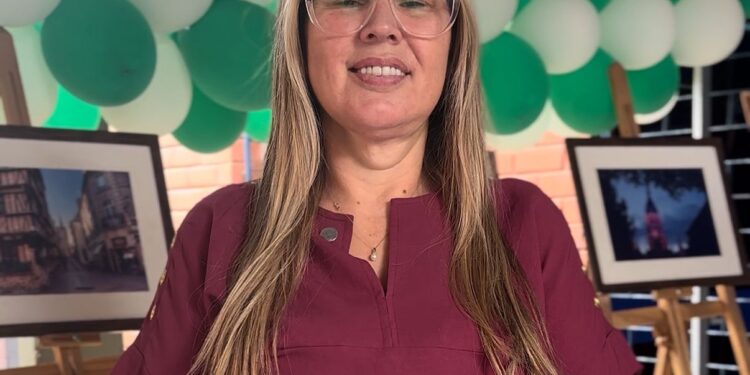 Vereadora Eloah Felinto participa de evento Brasil–França e propõe ampliação do ensino de francês em Bayeux