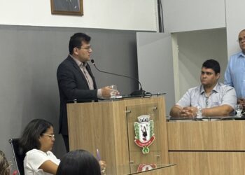 Vereadores da base do prefeito boicotam apresentação de Luciano Alvino na Câmara de Santa Rita