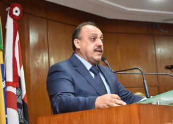 Por ligação, Zezinho do Botafogo entrega cargo na Prefeitura de João Pessoa para seguir projeto de João