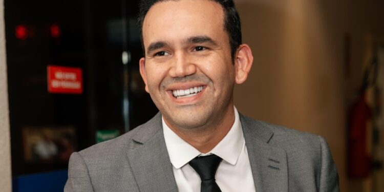 Jhony aparece entre os mais citados em pesquisa para federal em Patos