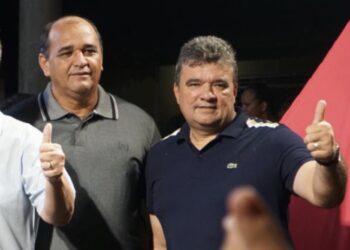 Prefeito de São Miguel de Taipu rompe com antecessor e confirma apoio a Lucas Ribeiro; ex-gestor fica com Cícero