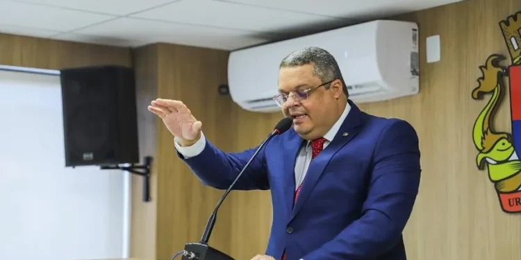 TCE flagra ‘farra de contratos’ e verbas suspeitas na Câmara de Cabedelo