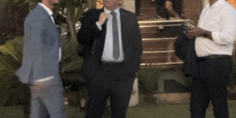 Fotos vazadas revelam bastidores da exoneração de ex-secretários em Cabedelo