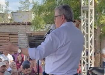 Em Cuité, João confirma saída do governo em abril e diz que Lucas terá obrigação de manter ‘ritmo da gestão’