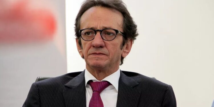 Ex-deputado volta à política e assume presidência do DC na Paraíba