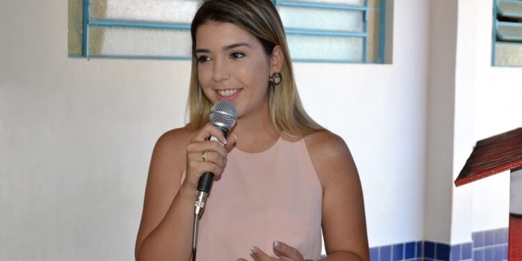 Bastidores: Lorena de Monteiro articula apoio e tira vereador da base de deputado em Campina