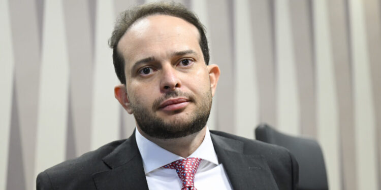 Hugo Motta indica e advogado paraibano é aprovado para diretoria da ANTT