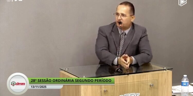 Aliado do prefeito, vereador João Alves convoca secretários para prestar esclarecimentos na Câmara