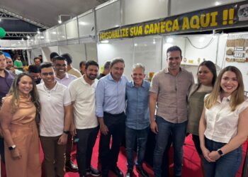 Nabor e Lucas prestigiam encerramento da 1ª ExpoPatos e chegada do Papai Noel