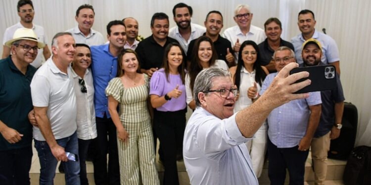 Senado: 15 prefeitos do Curimataú declaram apoio a João Azevêdo