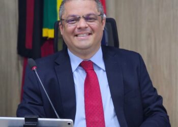 Edvaldo Neto solicita à Câmara Municipal revogação do aumento abusivo de IPTU em Cabedelo