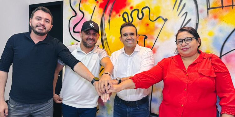 Vice-prefeito e vereadores de Bom Jesus rompem com prefeita e aderem ao projeto Jhony no Sertão