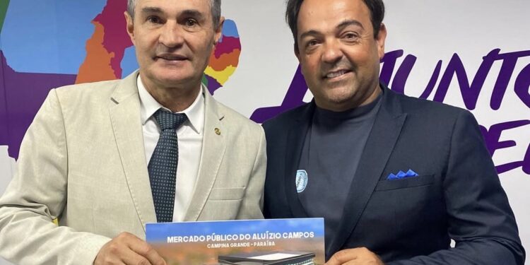 Presidente da AMDE apresenta a Romero Rodrigues projeto para construção de centro comercial no Aluísio Campos