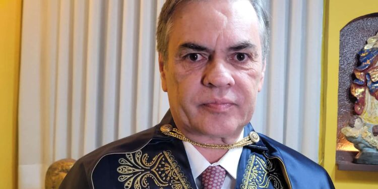 MPF recorre ao STF para obrigar Cássio a devolver valores recebidos acima do teto constitucional