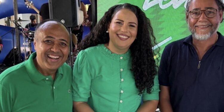 Durante festa de Felipe Leitão, Fofinho e Luciene tentam se reaproximar de Adriano Martins, Joãozinho e Jefferson Oliveira