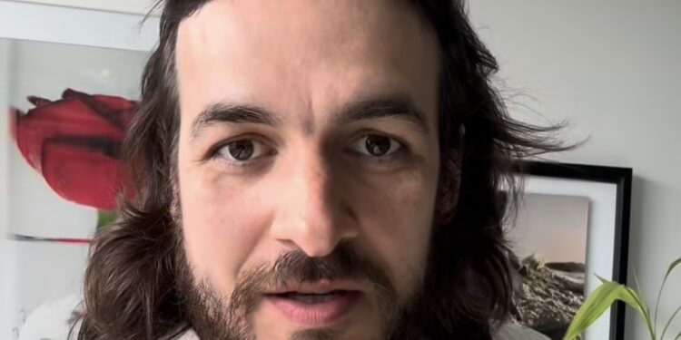 Pedro oficializa desistência e anuncia que não disputará eleição de 2026