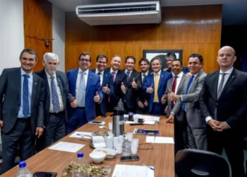 Na madrugada, deputados aprovam PL da Dosimetria, que reduz pena de Bolsonaro; veja como votaram os paraibanos