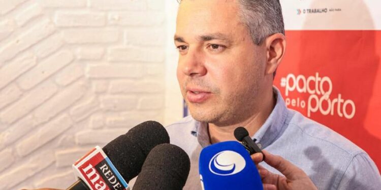 TRE-PB adia análise de embargos e mantém André Coutinho no cargo em Cabedelo