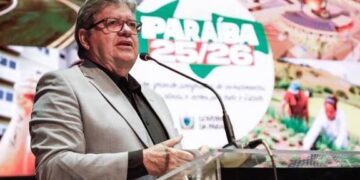 João Azevedo nomeia dois ex-prefeitos para cargos no governo