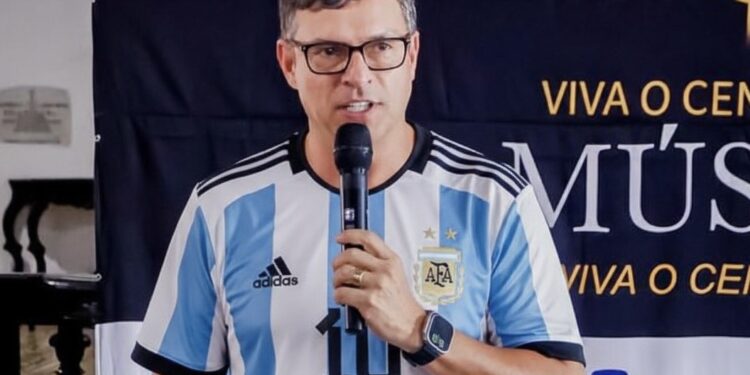 Após indicar secretários em Cabedelo, Vítor Hugo é visto ‘festejando’ em Buenos Aires