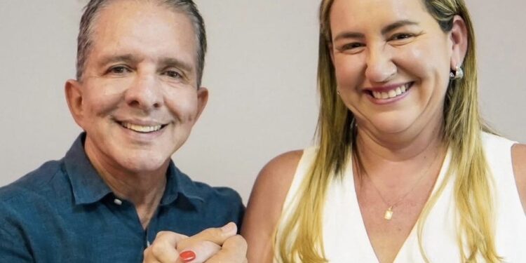 Senado: Prefeita da maior cidade do Cariri declara apoio a Nabor e amplia desgaste de Veneziano