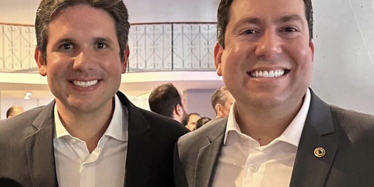 Bastidores: Galdino “esgota” argumentos e Hugo Motta fará última tentativa para manter Felipe Leitão na base governista