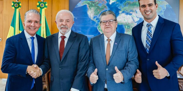 Lula recebe base governista da Paraíba em clima de harmonia durante posse de novo ministro