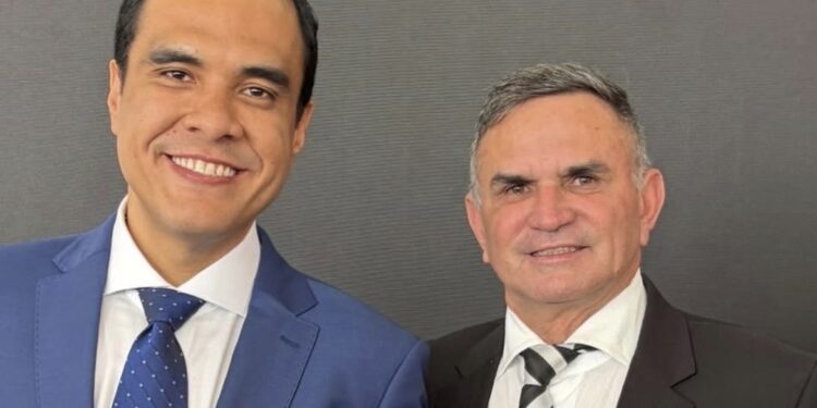 Prefeito Antônio Justino prestigia posse do novo ministro do Turismo, Gustavo Feliciano