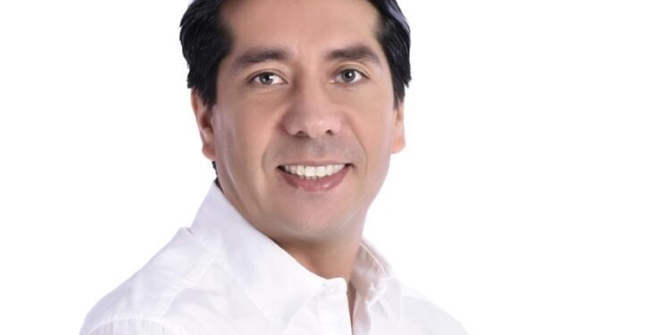 Nelinho Costa amplia percentual e aparece pela terceira vez seguida nas pesquisas à Assembleia