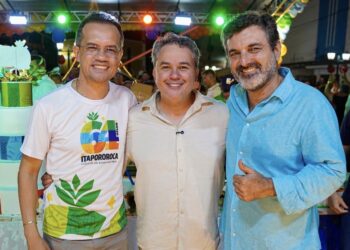 Efraim mostra força na disputa ao governo e encerra 2025 com mais cinco prefeitos “embarcando no foguete”