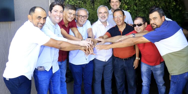 Com ‘digital’ de Felipe Leitão, prefeito do PSDB fecha apoio a Cícero