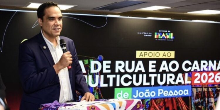 Ministro do Turismo anuncia R$ 1,5 milhão para o Carnaval de João Pessoa em 1ª agenda oficial na Paraíba