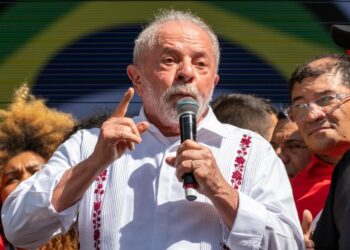 Lula veta quase R$ 50 milhões em emendas para a Paraíba e corta recursos da saúde