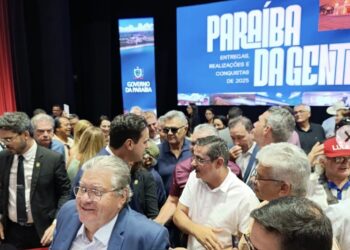 Deputado Márcio Roberto prestigia lançamento da revista “Paraíba da Gente”