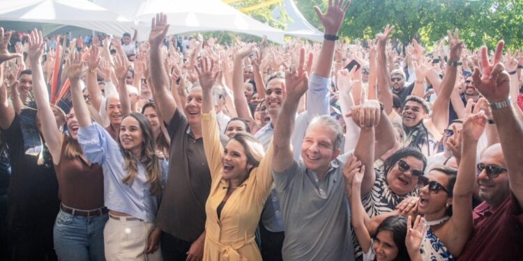 Karla Pimentel reúne militância no Conde e confirma apoio a Lucas, João, Nabor, Aguinaldo e Olívia Motta