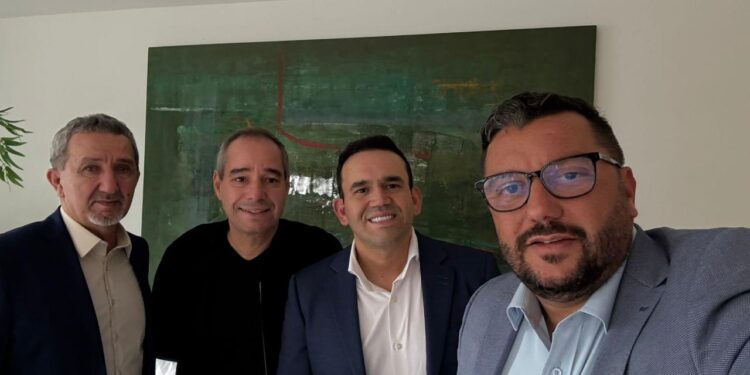 Bastidores: Hugo Motta articula e Jhony Bezerra vai assumir comando do Avante na Paraíba