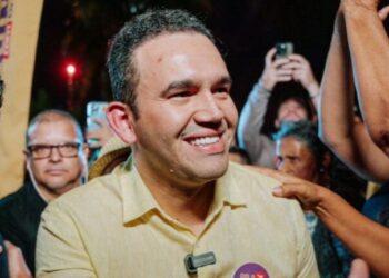 Jhony Bezerra deixa o PSB e entrega comando da PB Saúde ao governador