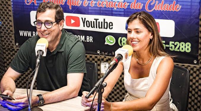 Bastidores: De malas prontas para o PV, Gervásio quer levar Maria Porto