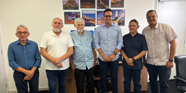 Único deputado federal do PT, Luiz Couto declara apoio a Lucas Ribeiro