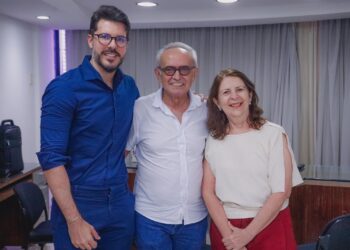 Próximo de oficializar aliança com Pedro, Cícero recebe apoio de oposição ligada ao ex-deputado