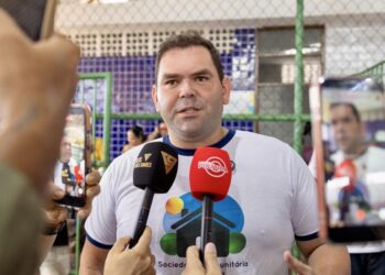 Prefeito Alírio Filho anuncia reajuste de 6% para professores de Alagoinha