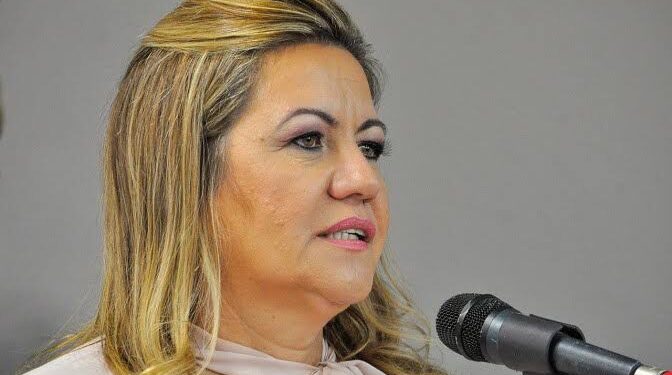 Eliane Galdino anuncia reajuste de 13% para professores de Pocinhos