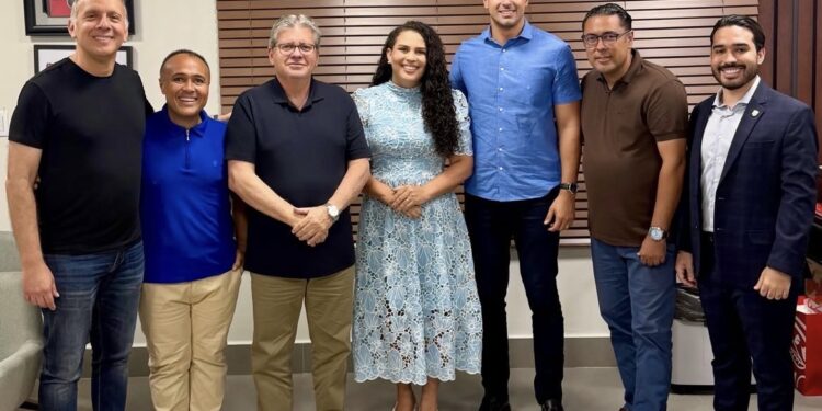 Domingo movimentado em Bayeux: ex-prefeitos Jefferson Kita e Luciene de Fofinho rompem com família Leitão