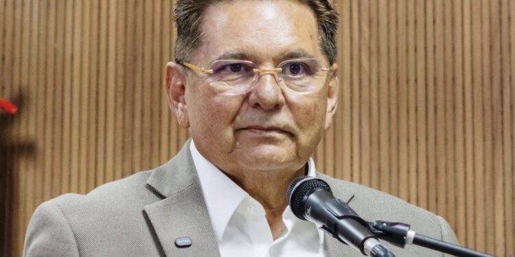 Galdino revela articulação para duas vagas no TCE: Deusdete e um deputado