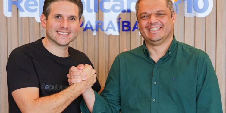 Prefeito interino de Cabedelo anuncia apoio à reeleição de Hugo Motta