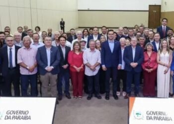 João reúne secretariado em clima de despedida e Lucas sinaliza continuidade de auxiliares