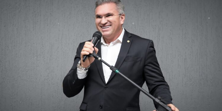 Após aproximação com PT, Julian Lemos dispara: “Estou louco por Lula”