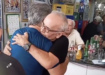 Em clima de pré-campanha, Cícero e Cássio aparecem juntos em bar na Capital