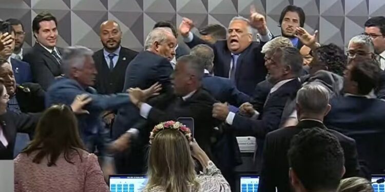 Com votos contrários de deputados paraibanos, CPMI do INSS aprova quebra de sigilo de Lulinha